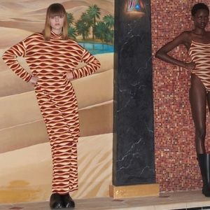 NWT Zara LIMITED especial EDITION printed tunic/ L